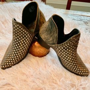 Weathered Leather Women's Ankle Boots Size 10